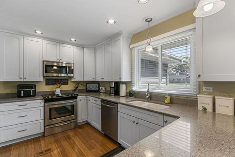 607 Bridle Ln, Wheaton, IL 60187 photo 12