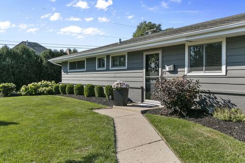 607 Bridle Ln, Wheaton, IL 60187 photo 3