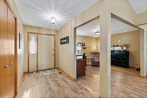 707 Cheyenne Ln, Elgin, IL 60123 photo 4