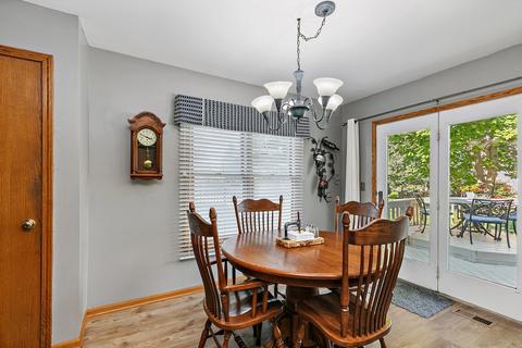 707 Cheyenne Ln, Elgin, IL 60123 photo 14