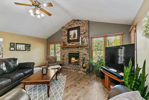 707 Cheyenne Ln, Elgin, IL 60123 photo 8