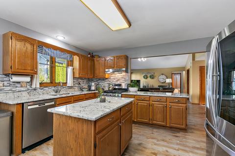 707 Cheyenne Ln, Elgin, IL 60123 photo 12