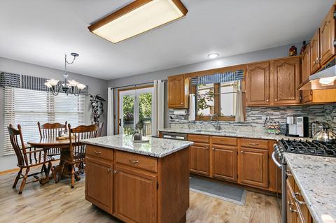 707 Cheyenne Ln, Elgin, IL 60123 photo 11