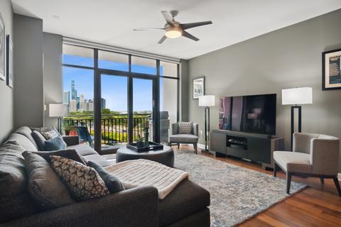 233 E 13th St #902, Chicago, IL 60605 photo 3