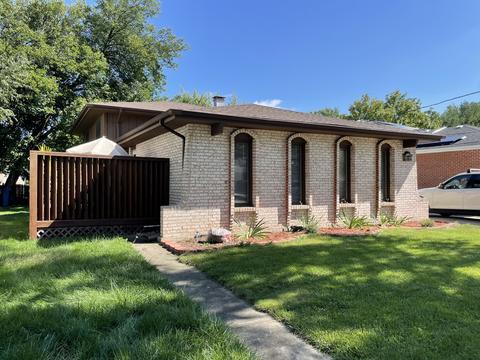 17875 Rose St, Lansing, IL 60438 photo 2