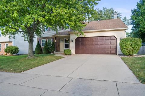 2004 Fallen Oak Rd, Bloomington, IL 61704 photo 1