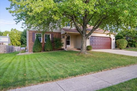2004 Fallen Oak Rd, Bloomington, IL 61704 photo 2