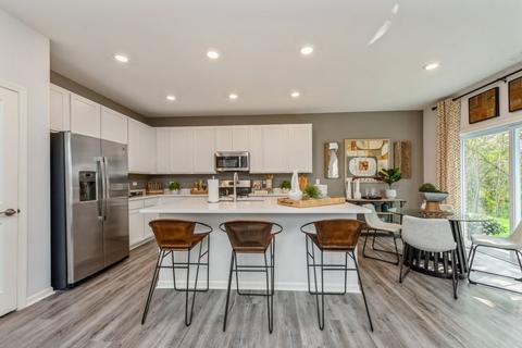 1331 Draper Rd, Mchenry, IL 60050 photo 2