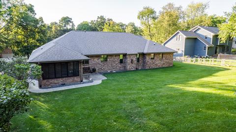 2734 Emerald Dr, Ottawa, IL 61350 photo 4