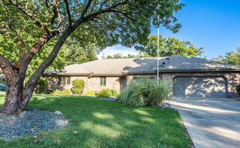 2734 Emerald Dr, Ottawa, IL 61350 photo 1