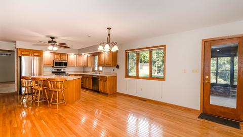 2734 Emerald Dr, Ottawa, IL 61350 photo 9