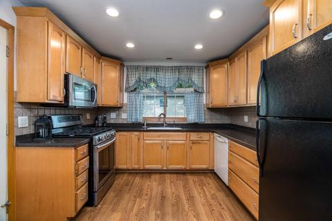 552 Northgate Rd, Lindenhurst, IL 60046 photo 9
