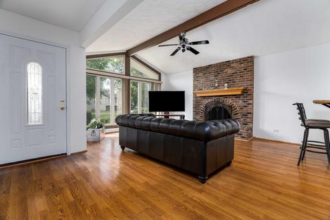552 Northgate Rd, Lindenhurst, IL 60046 photo 5