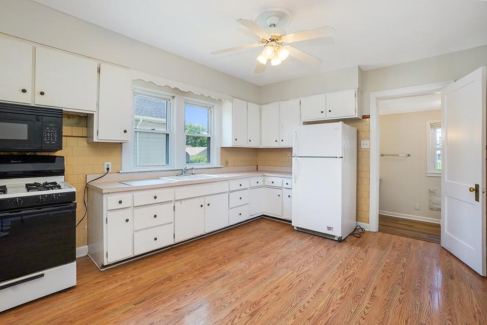  1709 Nicholson St, Crest Hill, IL 60403 photo 5