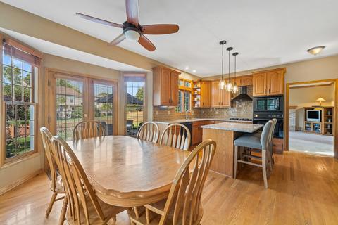 2527 Pinehurst Dr, Aurora, IL 60506 photo 16