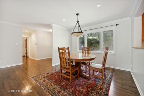 33 W241 Shagbark Ln, Wayne, IL 60184 photo 4