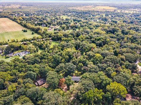 33 W241 Shagbark Ln, Wayne, IL 60184 photo 29