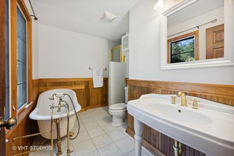 33 W241 Shagbark Ln, Wayne, IL 60184 photo 13