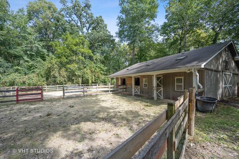 33 W241 Shagbark Ln, Wayne, IL 60184 photo 23