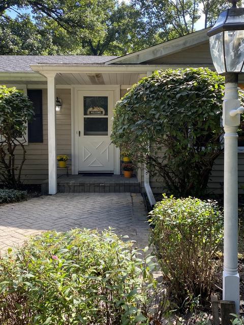 33 W241 Shagbark Ln, Wayne, IL 60184 photo 2
