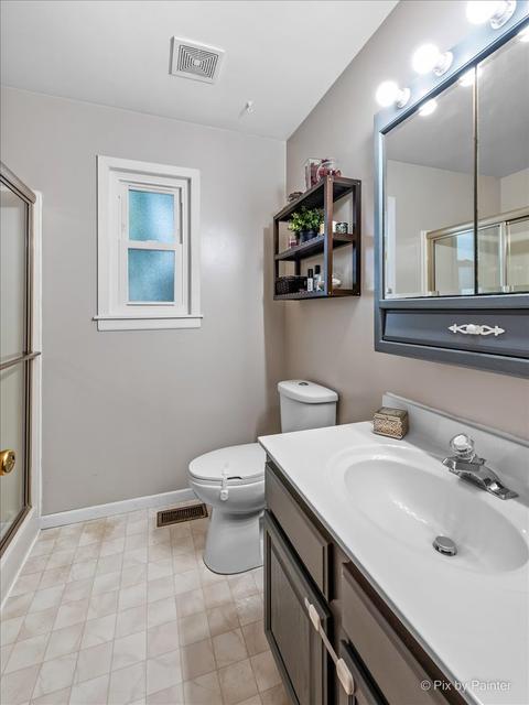 214 Highbridge Trl, Mchenry, IL 60050 photo 16