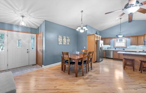 214 Highbridge Trl, Mchenry, IL 60050 photo 6