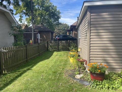 963 Larkin Ave, Elgin, IL 60123 photo 23
