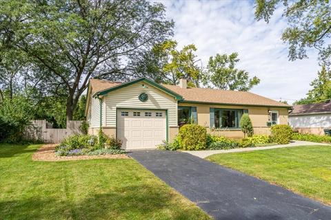 690 Mohave St, Hoffman Estates, IL 60169 photo 2
