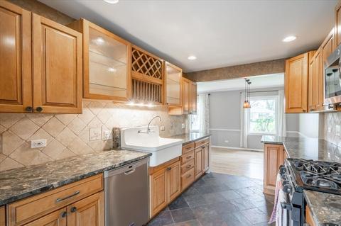 690 Mohave St, Hoffman Estates, IL 60169 photo 8