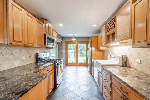 690 Mohave St, Hoffman Estates, IL 60169 photo 9