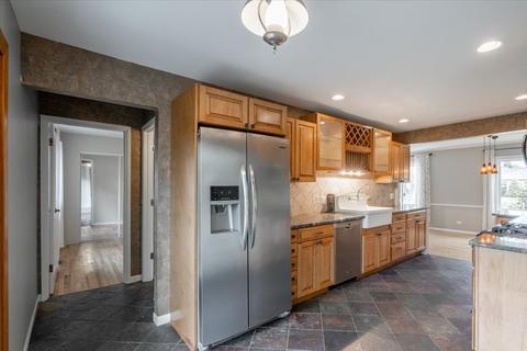 690 Mohave St, Hoffman Estates, IL 60169 photo 10