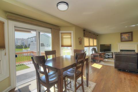2007 Woodhaven Dr, Bartlett, IL 60103 photo 11