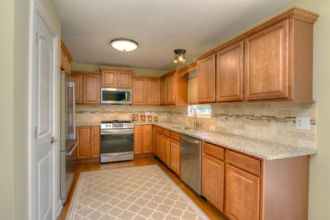 2007 Woodhaven Dr, Bartlett, IL 60103 photo 8