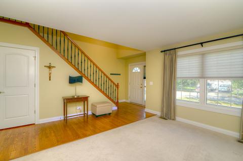 2007 Woodhaven Dr, Bartlett, IL 60103 photo 4