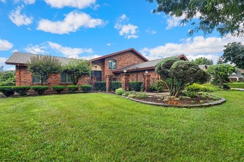 8401 S Park Ave, Burr Ridge, IL 60527 photo 1