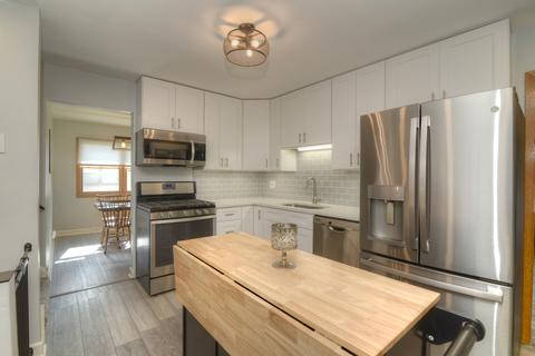 945 Balsam Ln, Bartlett, IL 60103 photo 7