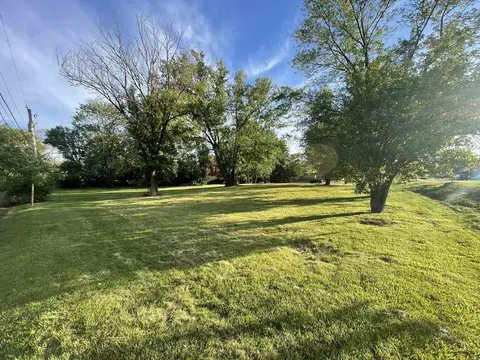 117 Plainfield Rd N, Darien, IL 60561