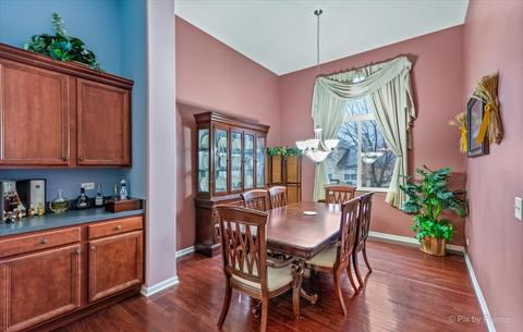 239 Pawtucket Ave, Elgin, IL 60124 photo 9
