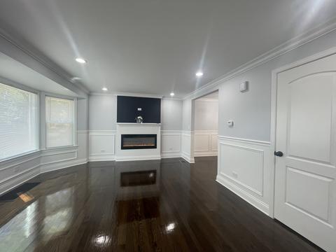 8739 S Merrill Ave, Chicago, IL 60617 photo 2