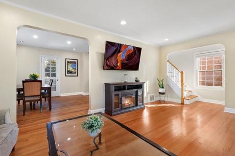 520 Rose Ave, Des Plaines, IL 60016 photo 5