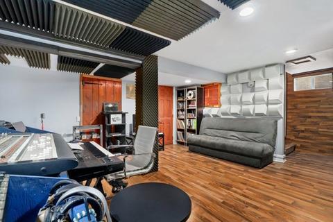 520 Rose Ave, Des Plaines, IL 60016 photo 24
