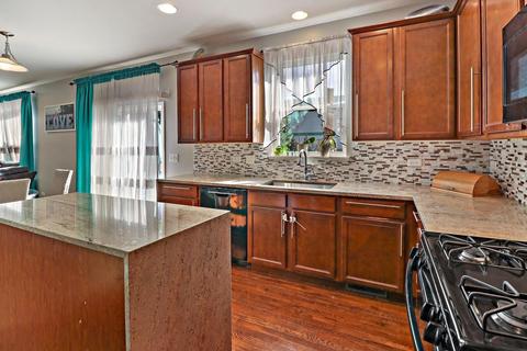 175 Reston Ln, Gilberts, IL 60136 photo 11