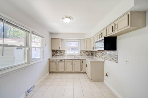 16331 California Ave, Markham, IL 60428 photo 9
