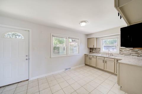 16331 California Ave, Markham, IL 60428 photo 7