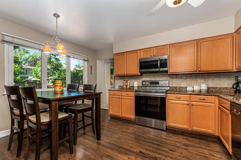 1814 E Sitka Ln, Mount Prospect, IL 60056 photo 3
