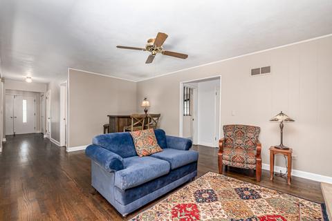 1814 E Sitka Ln, Mount Prospect, IL 60056 photo 9