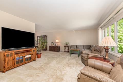 1814 E Sitka Ln, Mount Prospect, IL 60056 photo 10
