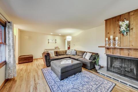 820 Cumberland St, Hoffman Estates, IL 60169 photo 5