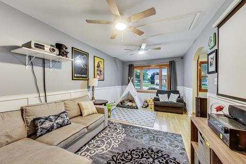 820 Cumberland St, Hoffman Estates, IL 60169 photo 13