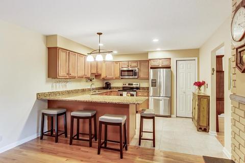 1 Stirling Ln, Rolling Meadows, IL 60008 photo 9